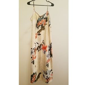SOLD Natori Floral Pattern Polyester Nightgown